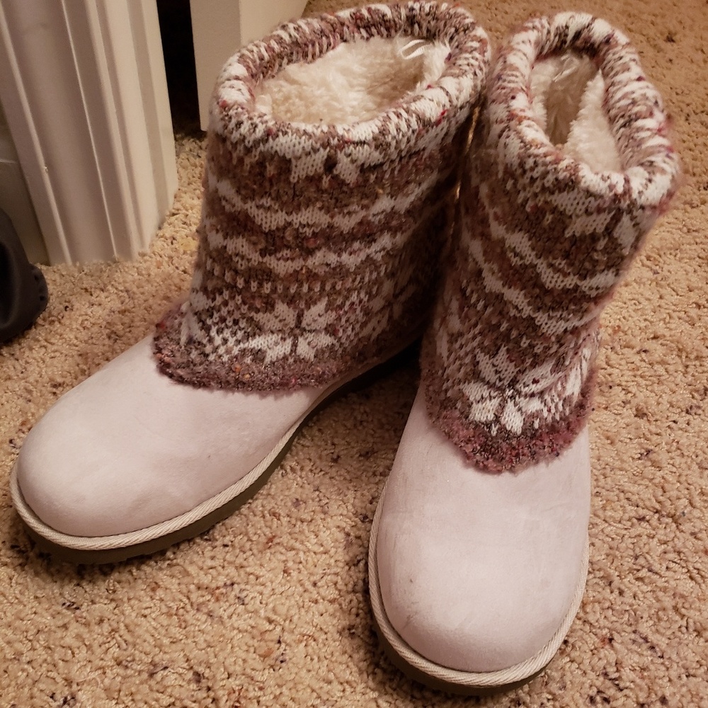 Slip on boots